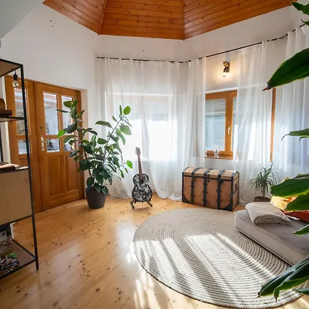 Foxforest Vendeghaz Vakantiehuis *